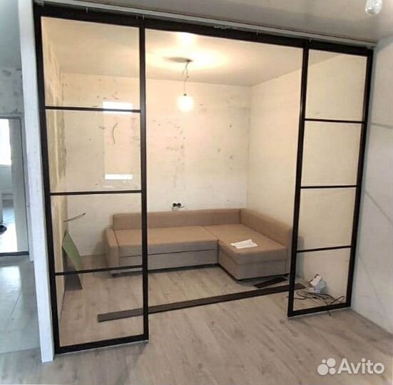 Стеклянная перегородка