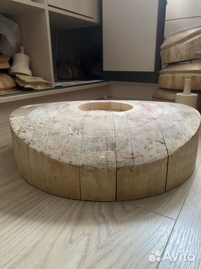 Поле для шляп и шапок