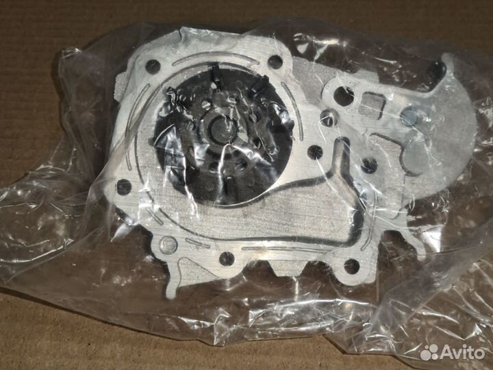 Насос водяной (помпа) для Renault