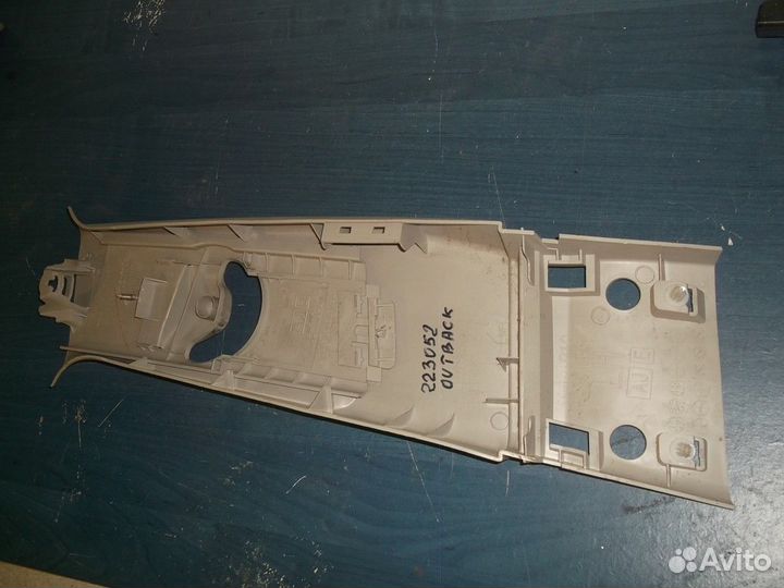 Обшивка стойки центральной верхняя левая