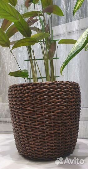 Кашпо из полиротанга