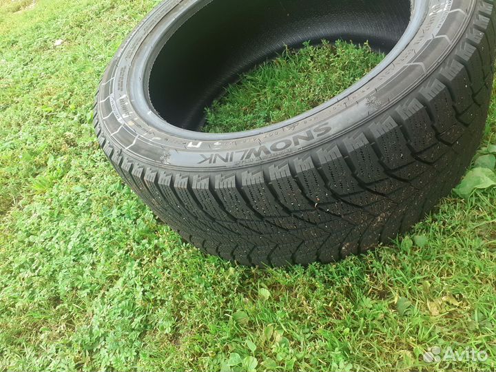 Triangle Snowlink TWT02 235/45 R17