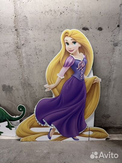 Картонная фигура Рапунцель и паскаль