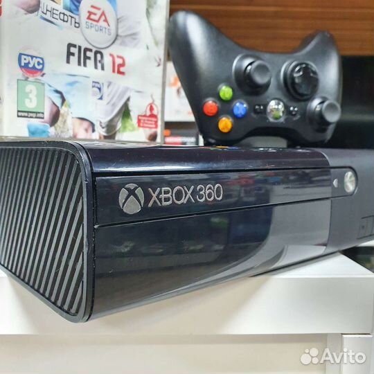 Xbox 360E 250GB + диск с футболом