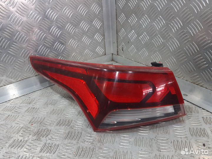 Фонарь наружный левый Hyundai Solaris HCR