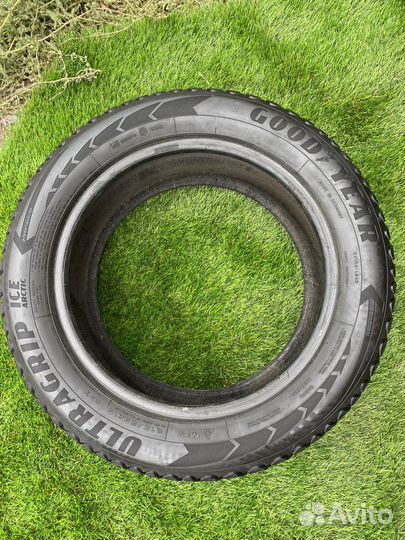 Goodyear UltraGrip 215/55 R16