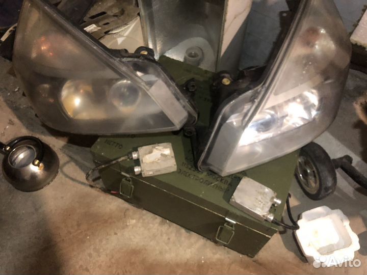 Фары Renault Espace 4 ксенон