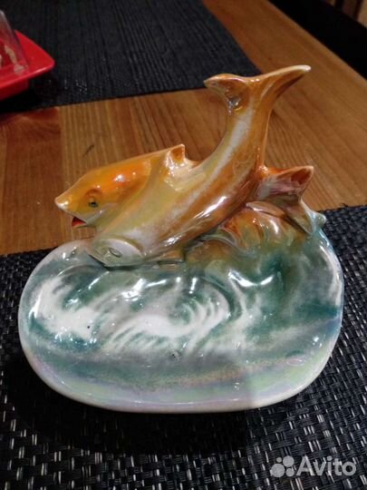 Фарфоровая статуэтка пепельница рыбка