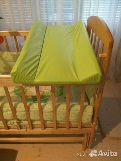 Пеленальная доска на кроватку