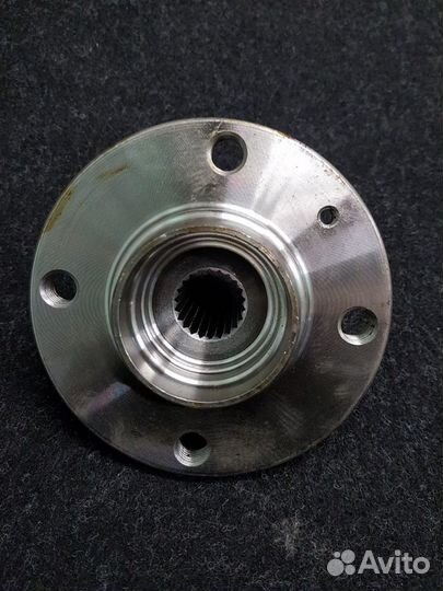 Ступица передняя 175407615 VW