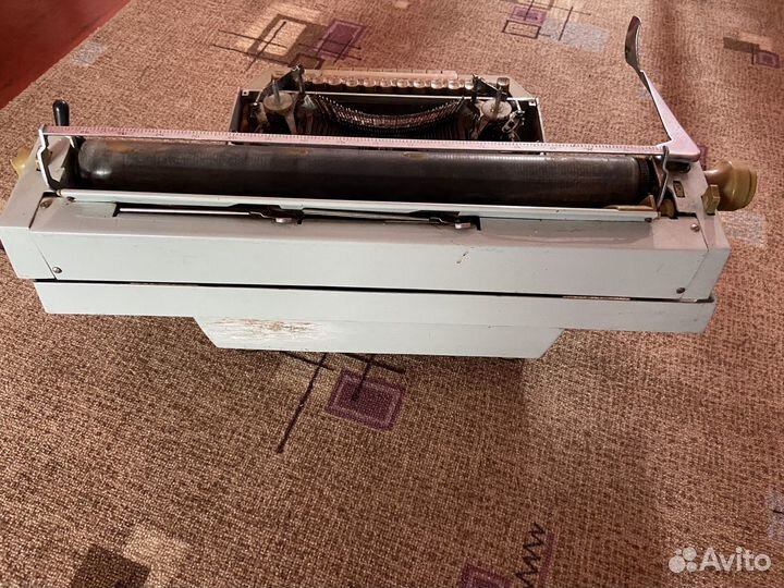 Печатная пишущая машинка