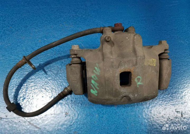 Суппорт передний Mitsubishi Grandis NA4W