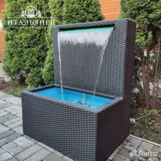 Фонтан из ротанга с изливом