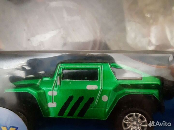 Продаю машинки металлические