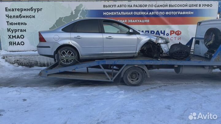 Поводок стеклоочистителя передний левый Ford Focus 2 4M5117526AB