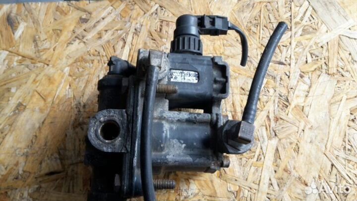 Клапан ускорительный Mercedes Benz Actros MP1