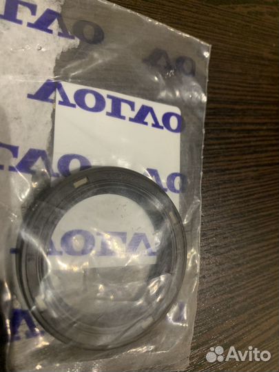 Сальник коленвала передний масляный Volvo 6842273