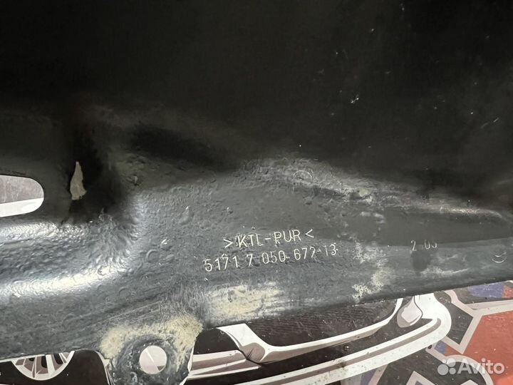 Перегородка правой ниши лондерона BMW E60