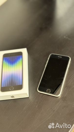 iPhone SE, 64 ГБ