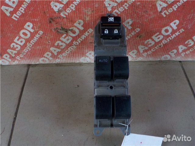 Блок клавишь электростеклоподъемников передний
