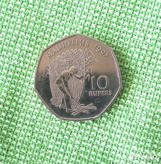 Маврикий (Африка), рупии