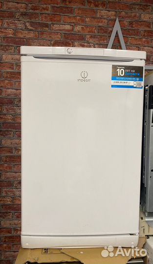 Морозильный шкаф Indesit