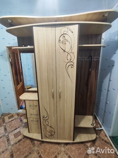 Шкаф в прихожую бу