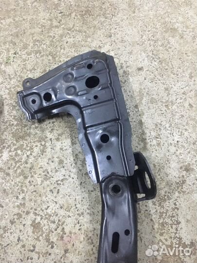 Балки подрамники Subaru Forester SG