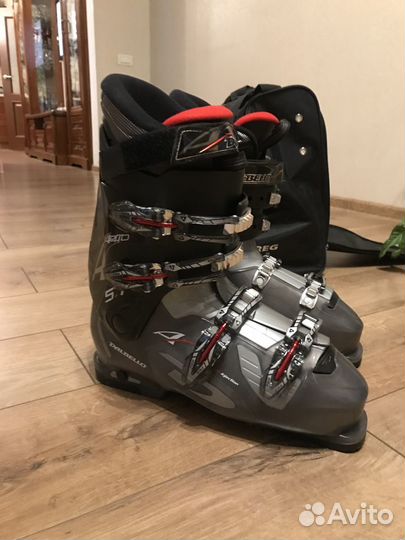Горнолыжные ботинки