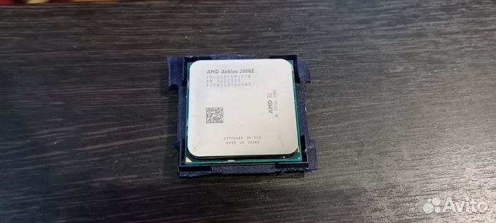 Процессор AMD Athlon 200 GE