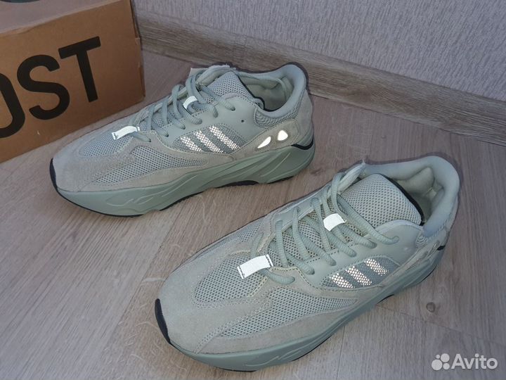 Кроссовки Adidas Yeezy Boost 700 44 eur