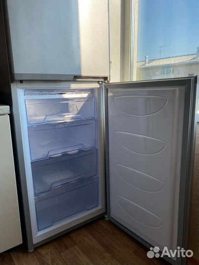 Холодильник новый