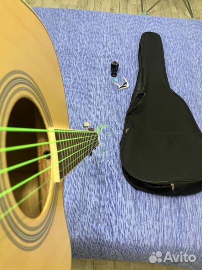 Акустическая гитара