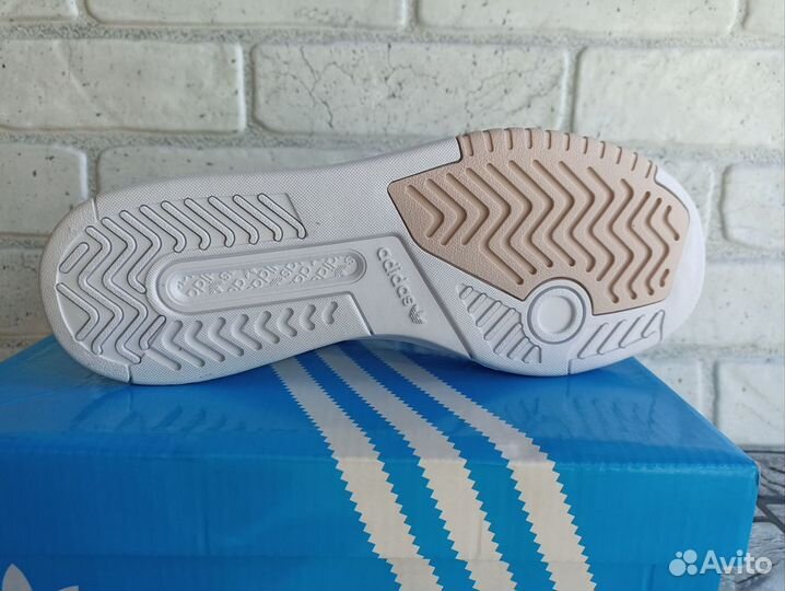 Кроссовки белые высокие adidas 38-40