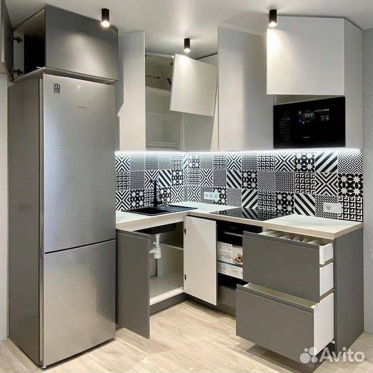 Кухня под потолок на заказ