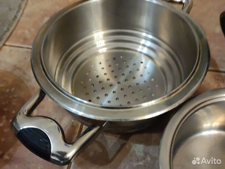 Набор посуды кастрюля, ковшик,дуршлаг,терка веко