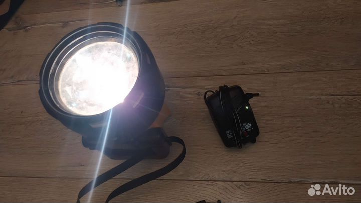 Галогенный фонарь