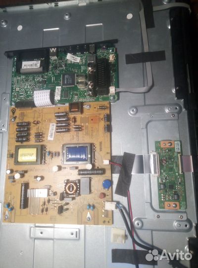 Hitachi 32HXC01 с разбитой матрицей