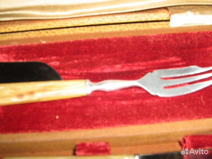 Антикварный столовый набор