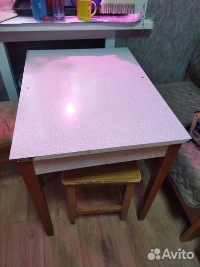 Кухонный стол