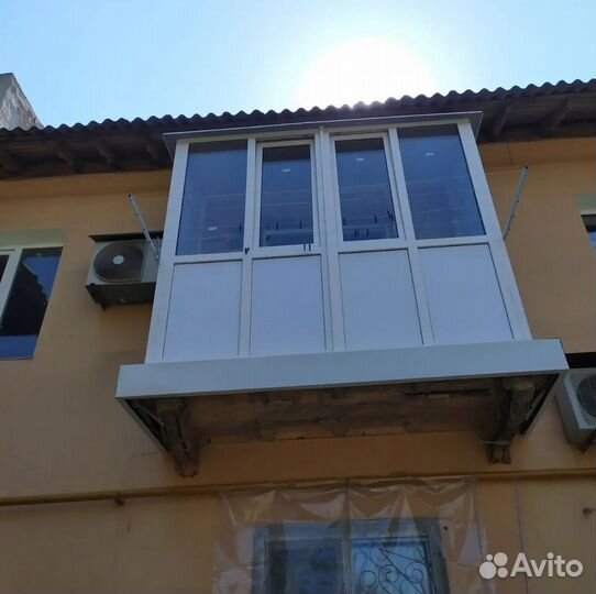 Остекление балкона и установка пластиковых окон