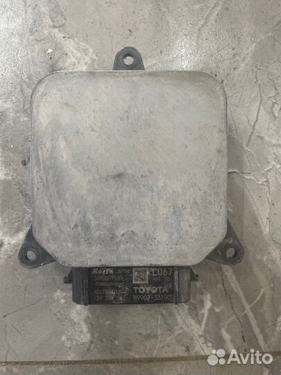 Блок управления фарой передний правый Toyota Camry