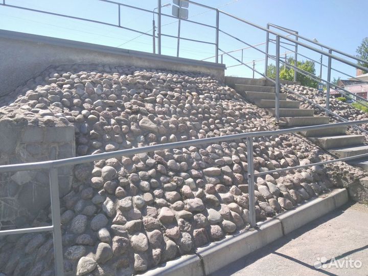 Камень булыжник