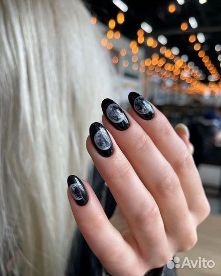 Маникюр и педикюр в студии