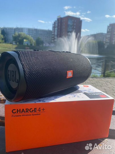 Портативная колонка jbl