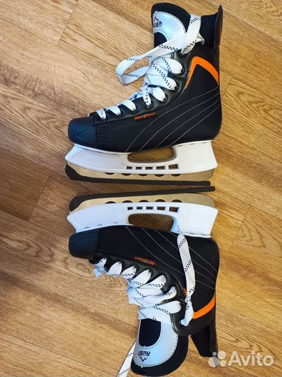 Коньки хоккейные