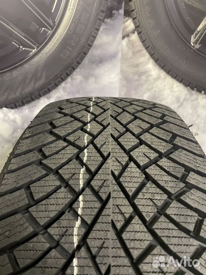 Nokian Tyres Hakkapeliitta R5 SUV 275/45 R21 110T
