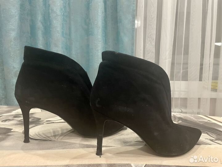 Ботильоны замшевые 40