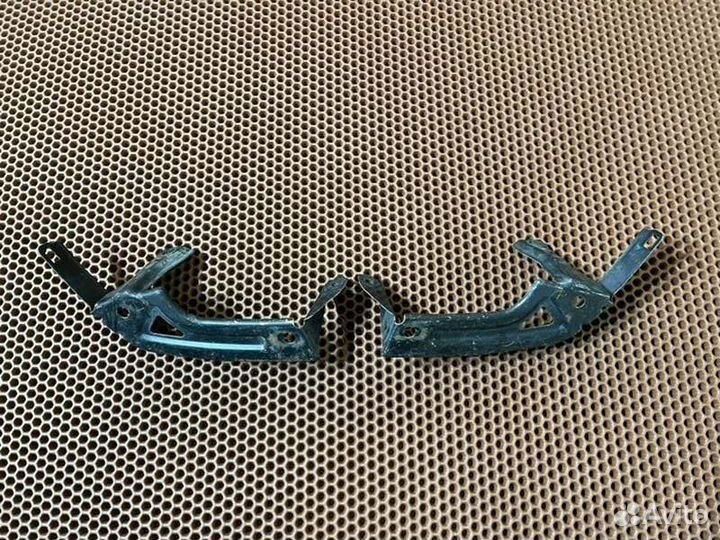 Крепление бампера заднее Subaru Forester 2 SG5