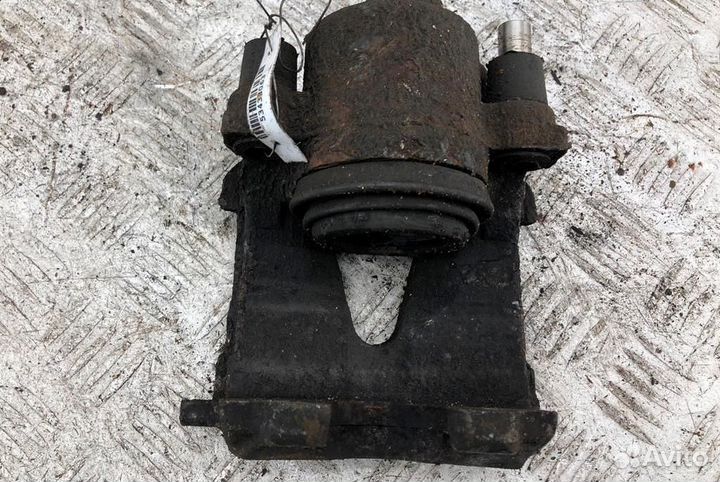 Суппорт передний правый Volkswagen Polo